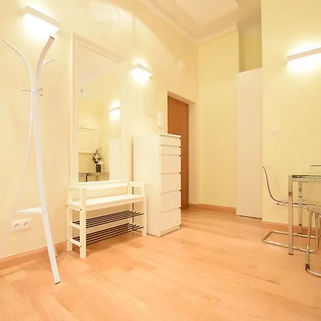 Elegant Apartment Foksal *